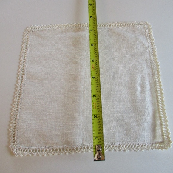 Set 4 Linen 8" square Doilies - Picture 6 of 6